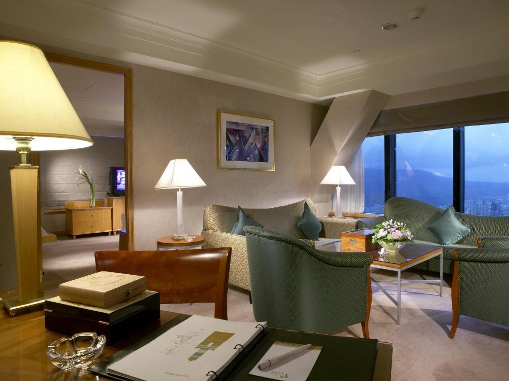 85 Sky Tower Hotel Kaohsiung Bilik gambar A suite at the Mandarin Oriental, Tokyo