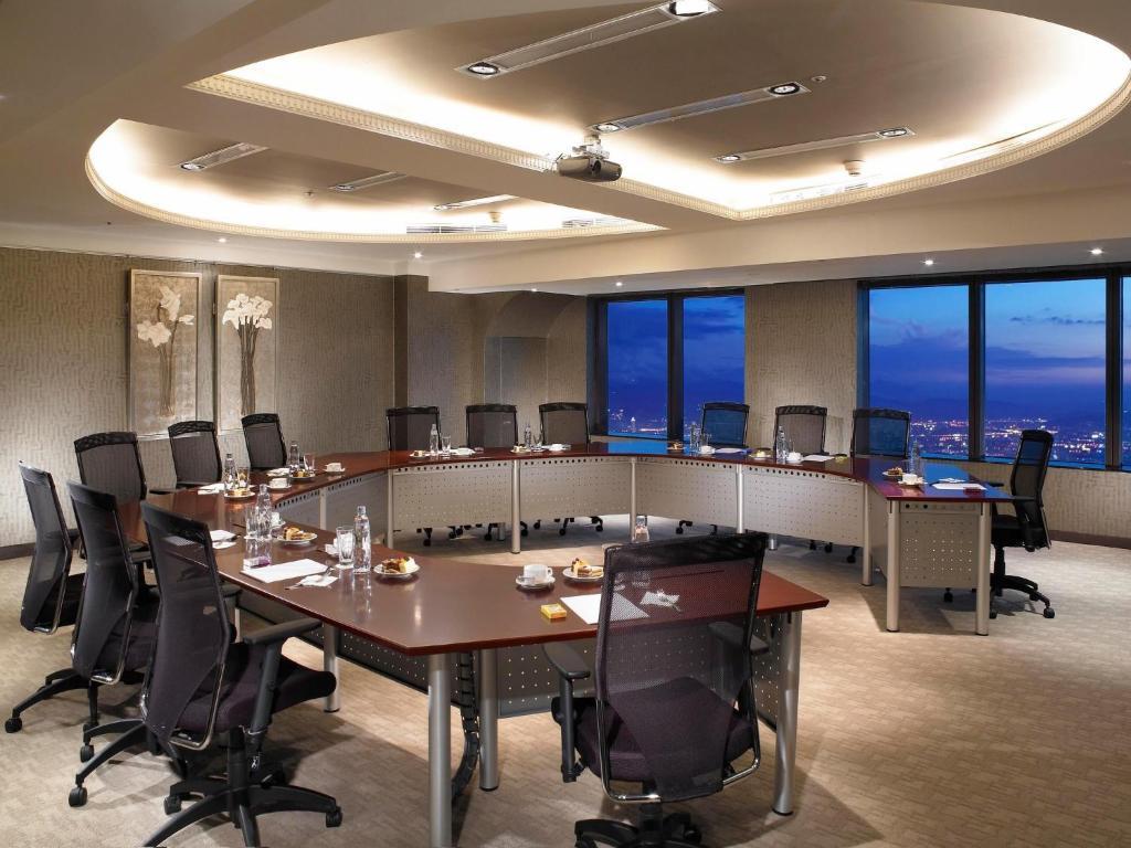 85 Sky Tower Hotel Kaohsiung Kemudahan gambar Meeting room